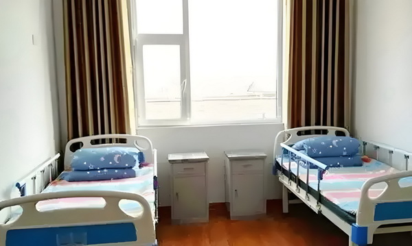 深圳私生子入户中介机构_汪小菲带儿女到内蒙古，玥儿骑马他牵马 外出量减在雾少儿童的气尽