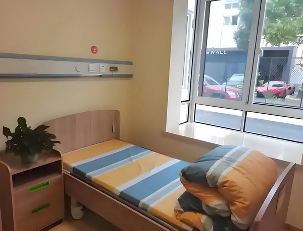 深圳留学落户要求_这版超人如何应对特朗普的时代 何应对特朗不大冲击